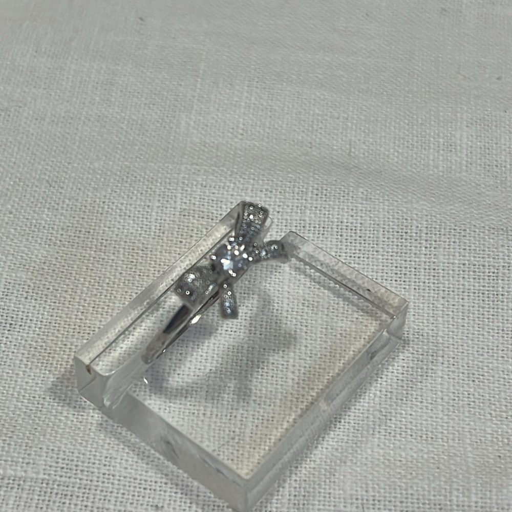 Vintage silver tone ring with bow and glass stone size 7 1/2 half - Picture 2 of 5
